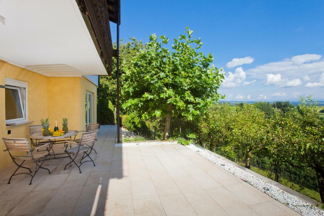 Residenz Cheval Messe Fn Villa Равенсбург Екстериор снимка